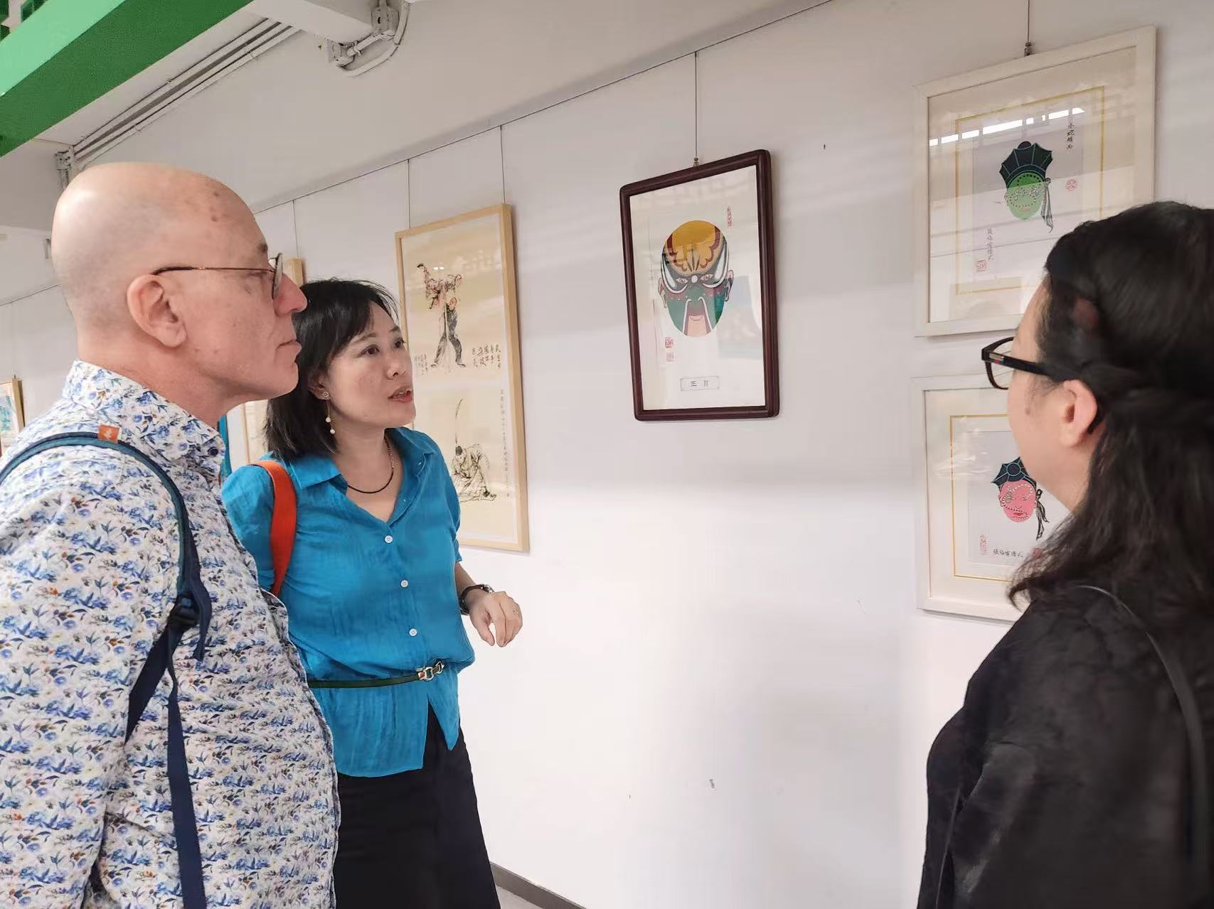 “粤‮脸剧‬谱绘‮技制‬艺”项目围绕“AI能‮促否‬进非遗‮播传‬和非遗创作”交‮与流‬探讨